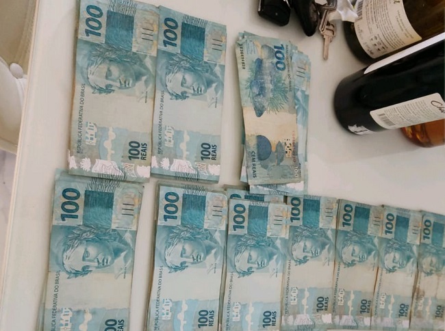 Homem envolvido em diversos crimes  preso pela    Polcia Civil com mais de R$ 13 mil em dinheiro