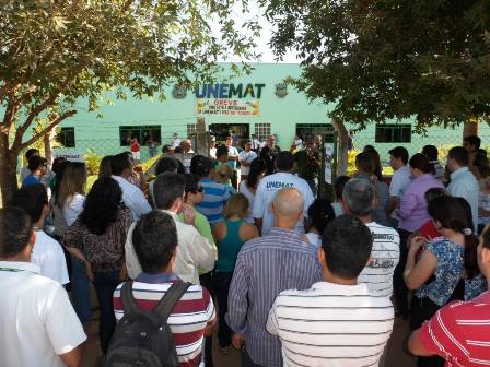 Professores da Unemat decidem entrar em greve