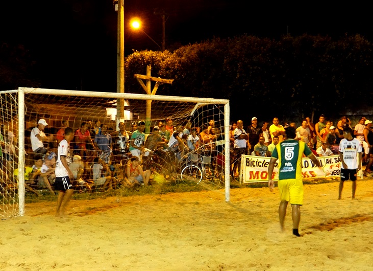 Duas equipes se classificam  no Cacerense Beach-Soccer