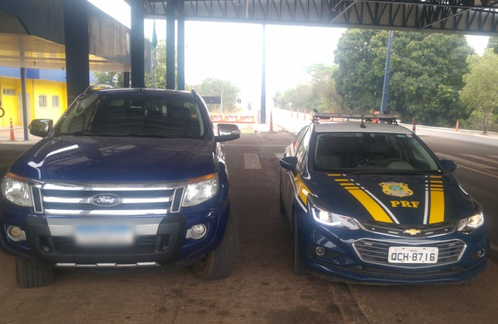 PRF recupera em Cceres caminhonete  com registro de roubo e prende suspeito