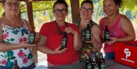 Camponesas participam de   capacitao e criam cervejas