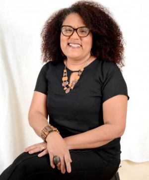 Professora Maz  a primeira mulher negra eleita em Cceres