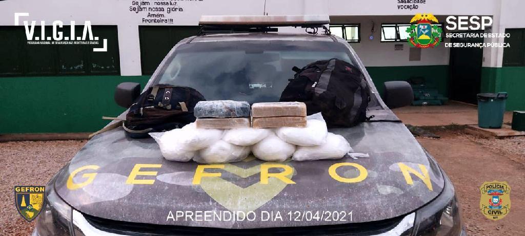 Gefron e PJC prendem dois suspeitos com 4 kg de cocana e 7kg de cido brico em Porto Esperidio