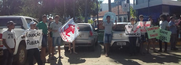 Em Cceres Sinasefe se manifesta  solidrio a greve de caminhoneiros