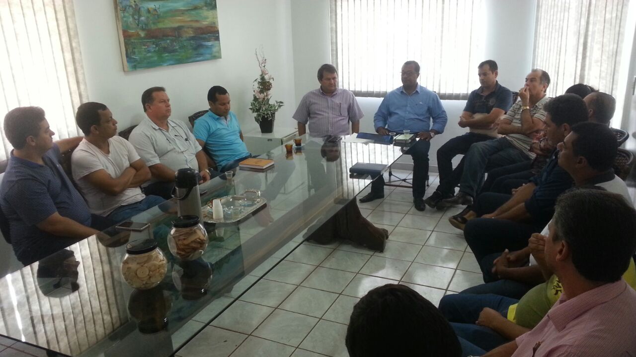 Vereadores se reuniram na tarde de ontem com o prefeito Francis Maris