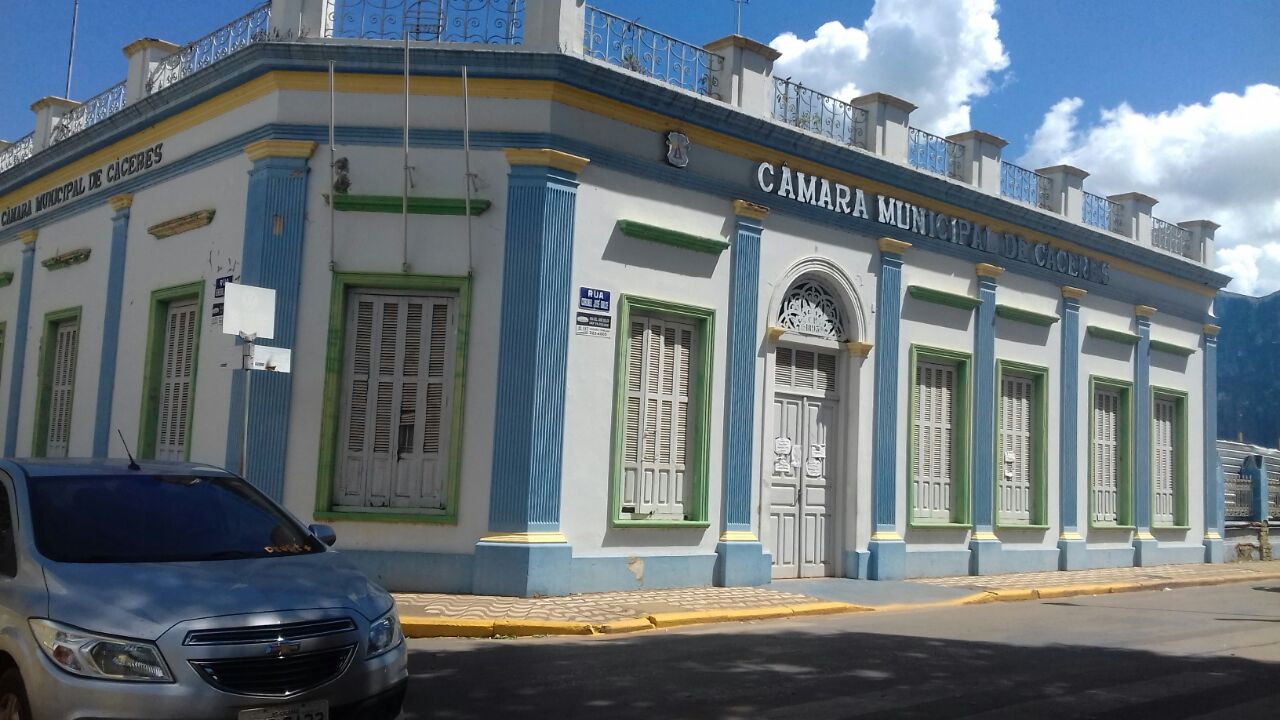 Com restries, Cmara Municipal reabre plenrio para sesses e audincias em Cceres