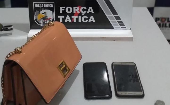 Em Cceres, mulher nega furto de celular,  mas aparelho  encontrado dentro da sua bolsa