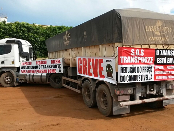 Caminhoneiros ameaam  parar o Brasil na 2 feira