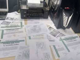 Dupla  denunciada pelo MPE  por usar diplomas falsificados