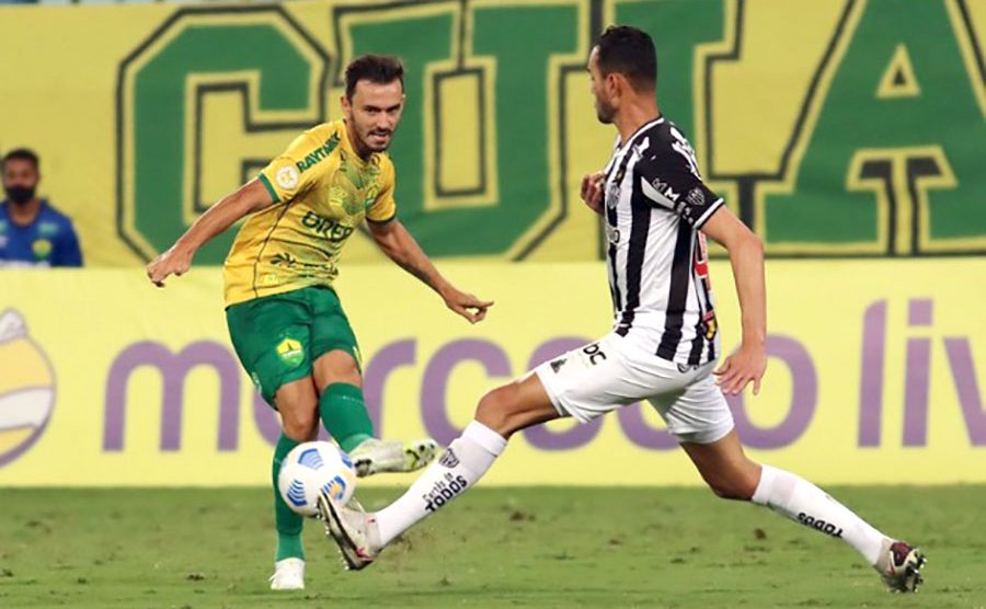Cuiab domina posse de bola em todo jogo, mas  derrotado pelo Atltico no Brasileiro