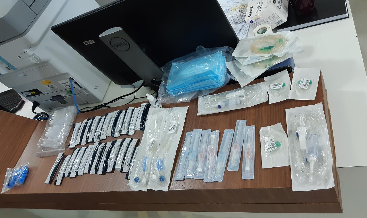 Em Cuiab, enfermeira  detida por furto de teste de Covid e materiais hospitalares