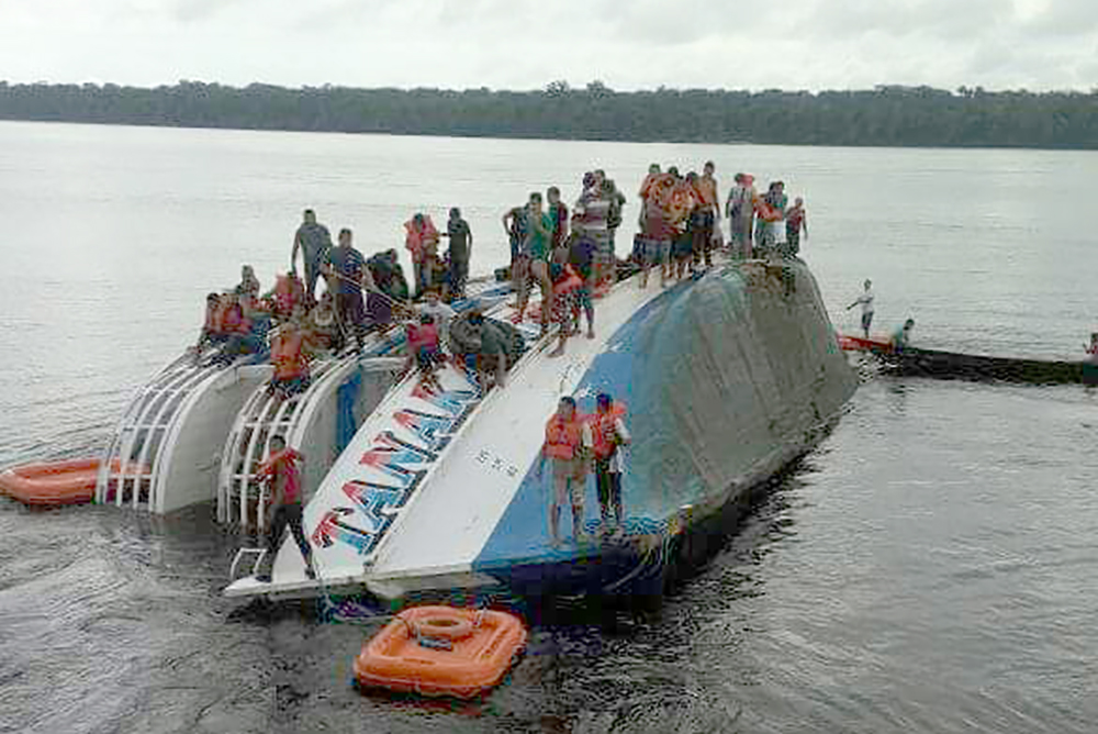 Freira de Cceres morre em naufrgio de barco Amazonas