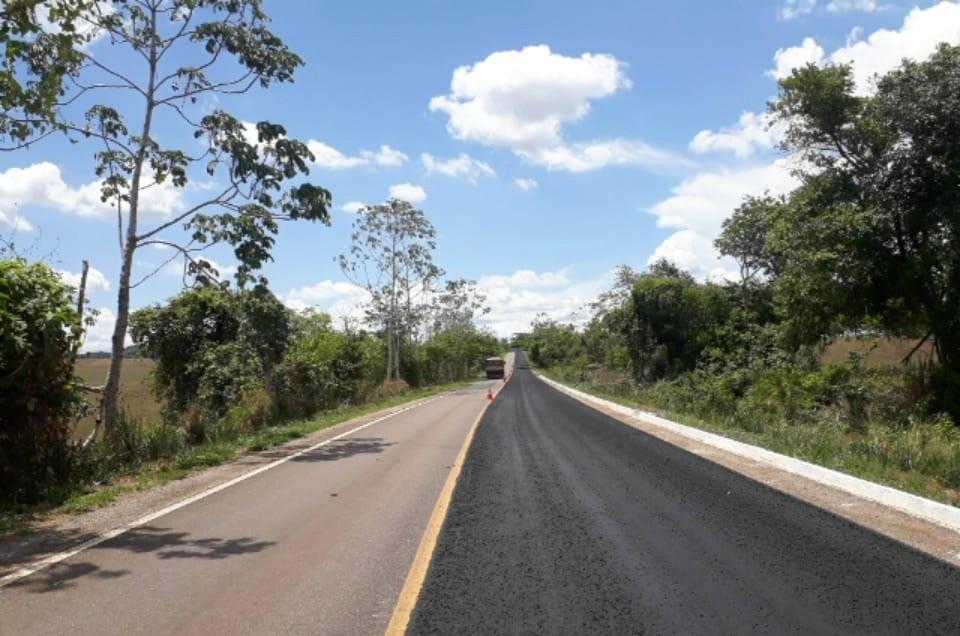 Governo realiza obra de recuperao e conservao   de 94 km entre Araputanga e Vale de So Domingos