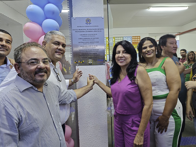 Inaugurao da Creche Lea Maria de Lara Silva  celebrada com emoo e presena de familiares da pro