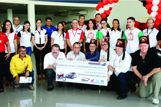 Grupo Cometa doa motos e um Gol Zero para a construo de hospital