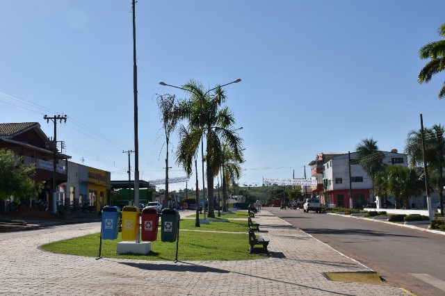 Prefeitura de Salto do Cu entrega obras para a populao