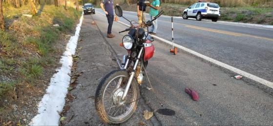 Homem perde a vida na BR-070 aps bater motocicleta contra uma rvore
