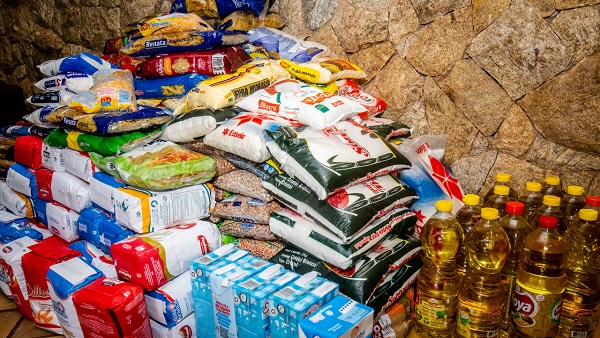 Idomed Fapan arrecada 550 quilos de alimentos durante trote solidrio