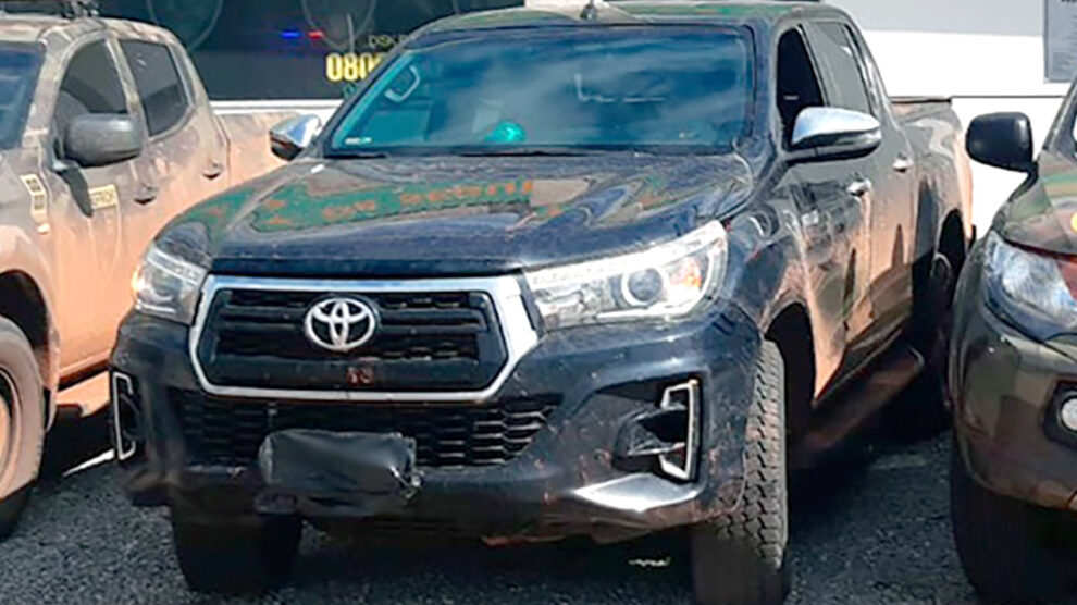 Gefron prende dois e recupera Toyota Hilux que seria levada para Bolvia