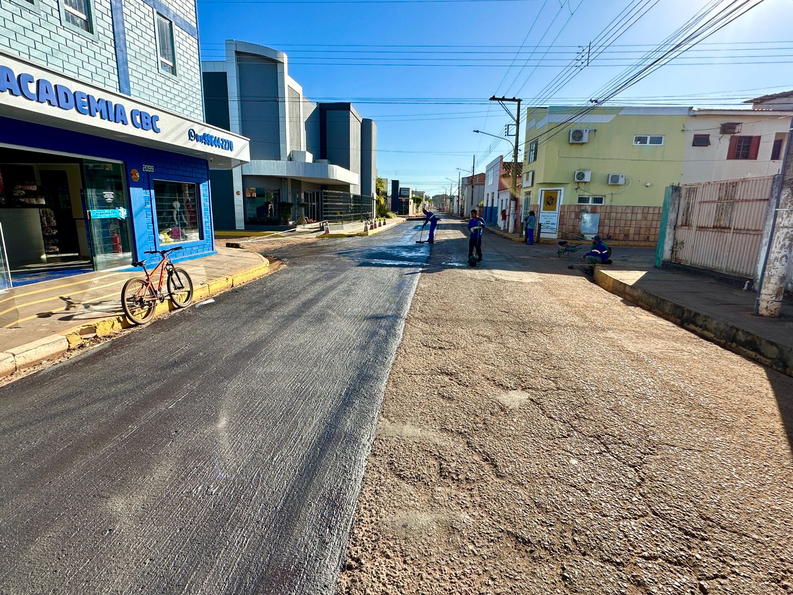 Prefeitura recupera e aplica lama asfltica em mais um trecho da rua General Osrio