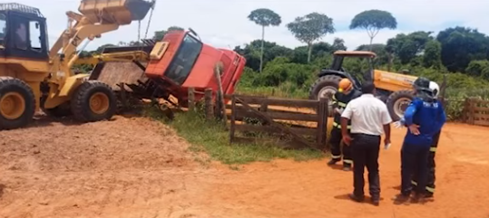 Em fazenda, trabalhador morre aps ser esmagado por caminho
