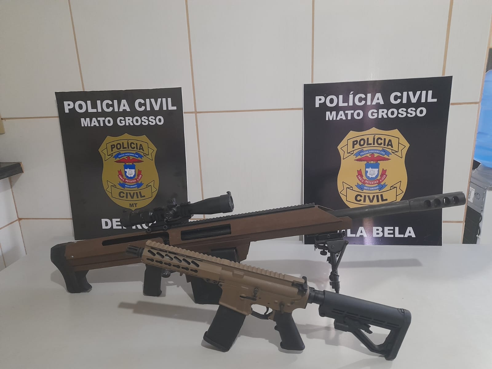 Polcia Civil apreende armas de grosso calibre   e 124 pacotes de entorpecente em Vila Bela