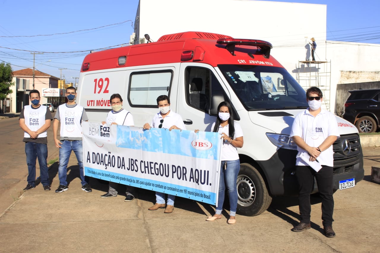 Araputanga e Lacerda recebem   ambulncias doadas pela JBS