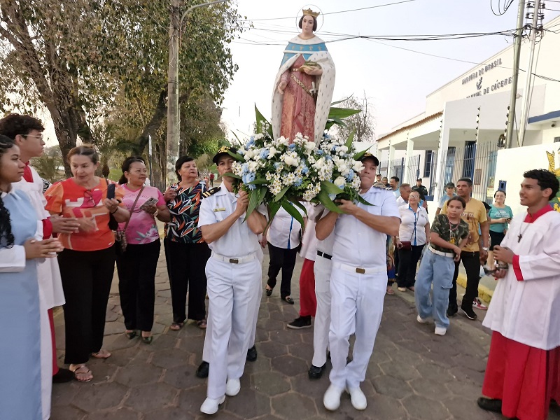 Comunidade catlica celebra So Luiz com f e devoo; procisso, missas, novena e festa social marcam a data