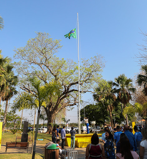 Cerimnia de Hasteamento das Bandeiras  abre o dia do Aniversrio da Cidade