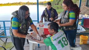Comunidades ribeirinhas de Cceres recebem ateno da prefeitura com atendimento mdico e vacinao