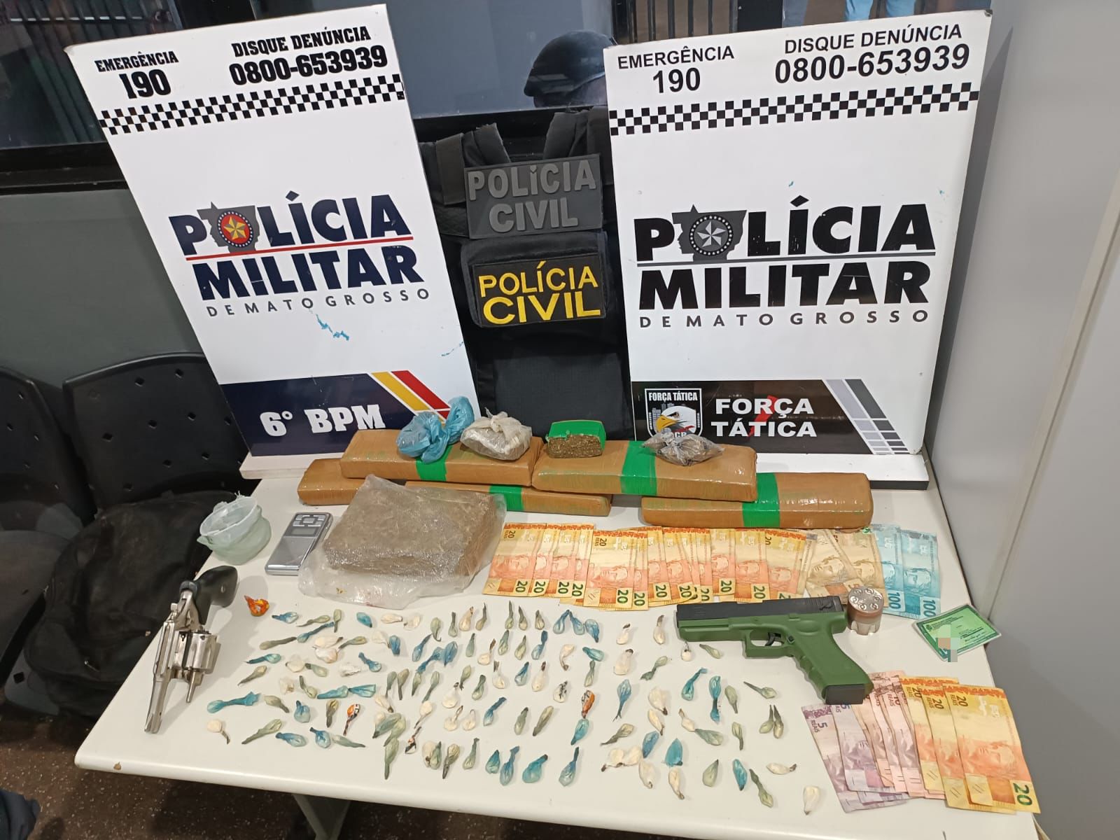 Polcia Civil e Militar prendem em Cceres dez integrantes de faco criminosa